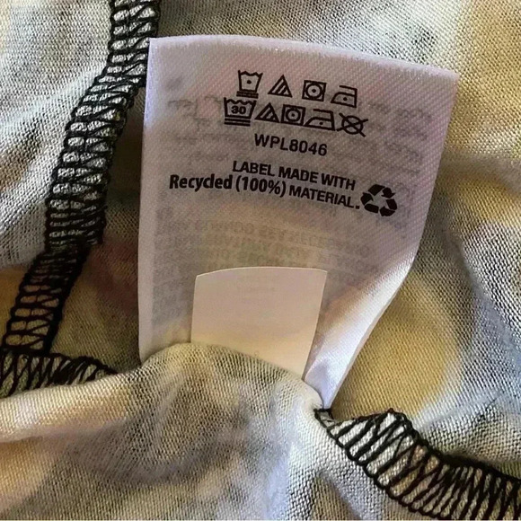 INC Short Black Robe with Lemon Print - Picture 8 of 8